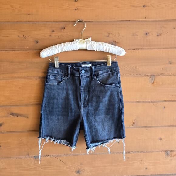 Good American Raw Hem High Rise 90s Icon Black Bermuda Short 2/26 Shorts Bottom - Picture 2 of 6